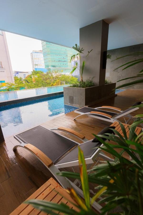 Calma 31 Apartment Makassar Bagian luar foto