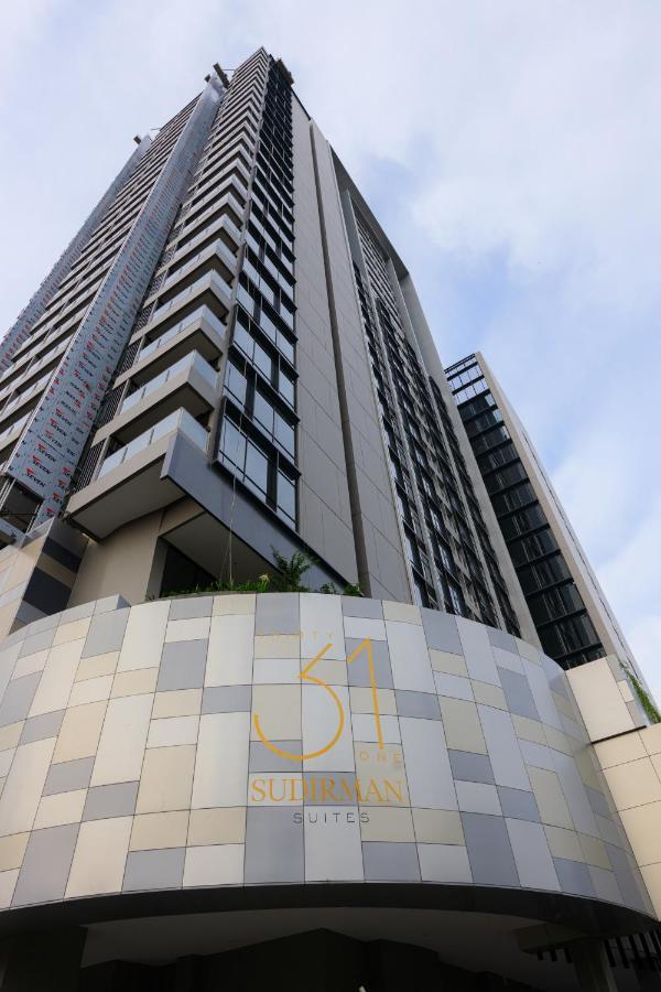 Calma 31 Apartment Makassar Bagian luar foto