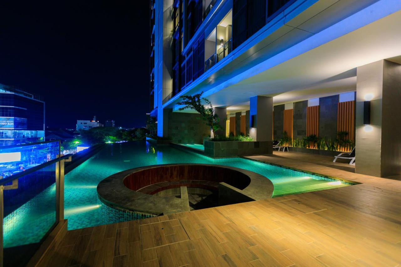 Calma 31 Apartment Makassar Bagian luar foto
