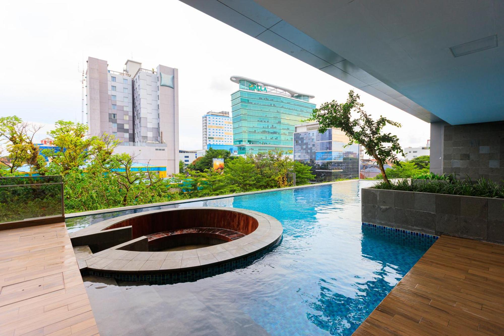 Calma 31 Apartment Makassar Bagian luar foto